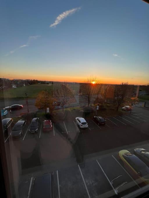 Luxx Apartment & Suites, London Heathrow Airport, Terminal 4, Piccadilly Underground Train Station Nearby! Hillingdon Exterior foto