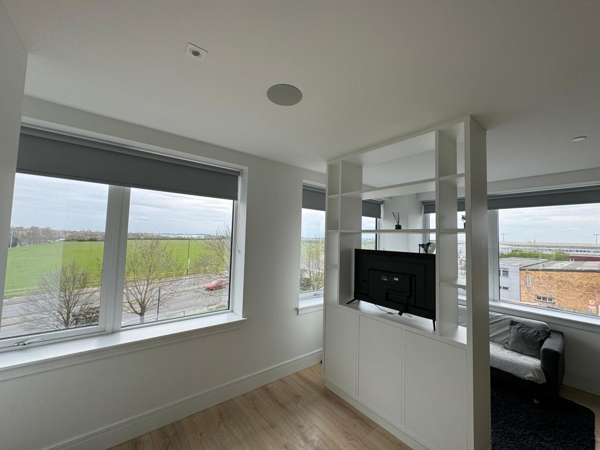 Luxx Apartment & Suites, London Heathrow Airport, Terminal 4, Piccadilly Underground Train Station Nearby! Hillingdon Exterior foto